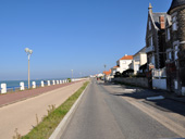 Vue sur le front urbain littoral de Tharon sur plage