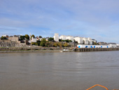 Vue sur la Butte Sainte Anne depuis la pointe ouest de l'le de Nantes