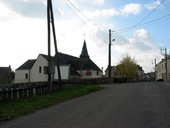 Vue sur le clocher de la commune de Mouais