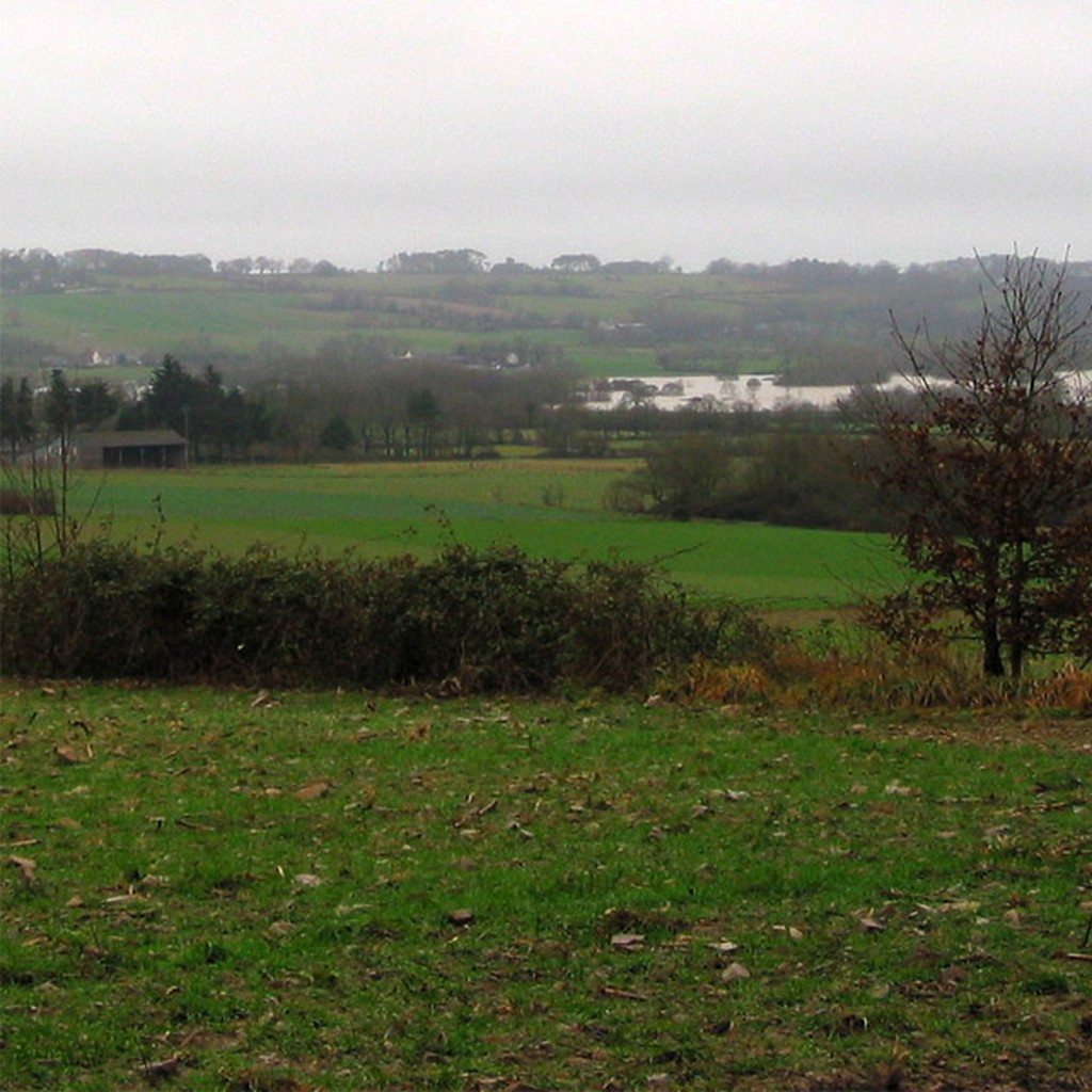 Vue plongeante sur la valle de la Chre inonde