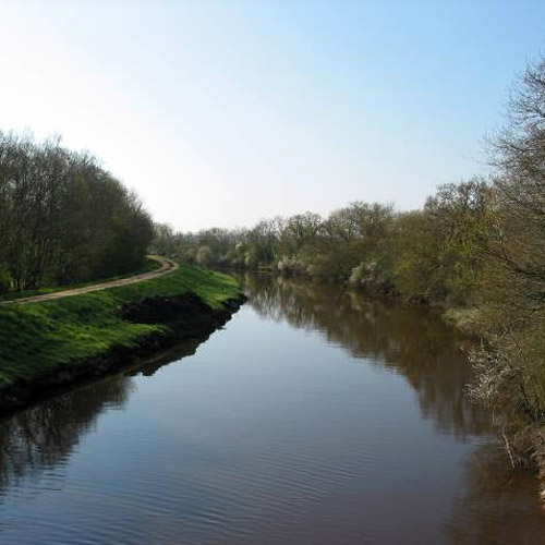 Paysage linaire du canal de Nantes  Brest