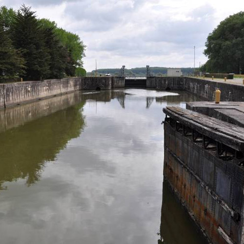 Ecluse sur le canal de Basse Loire