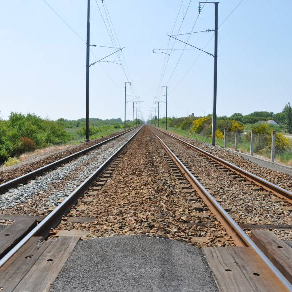 Une limite nord marque par la voie ferre