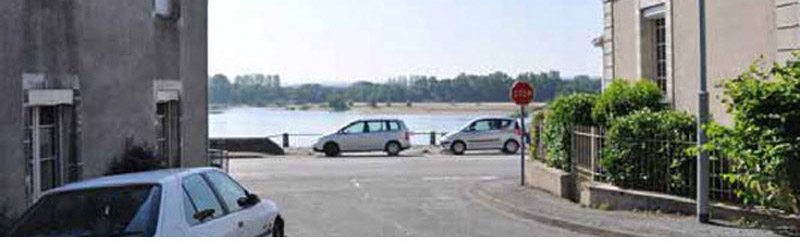 Des rues tournes vers les quais qui ouvrent des fentres sur Loire (Ancenis)