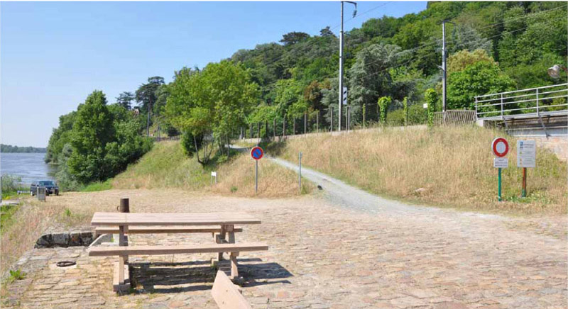 Quai spar du coteau par la voie ferre